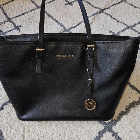 Michael Kors jet set medium saffiano leather zip tote bag - Picture 2 of 9